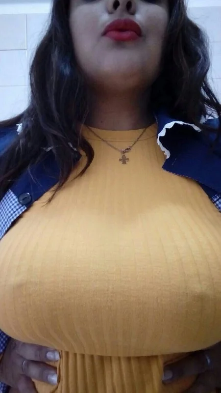 Maestra de jardín morocha culona ricas tetas morenita image 3