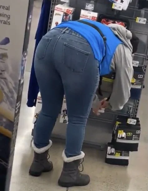 Another Latina mami with a huge ass got me tryna work at Walmart. Who wants more of her? image 3