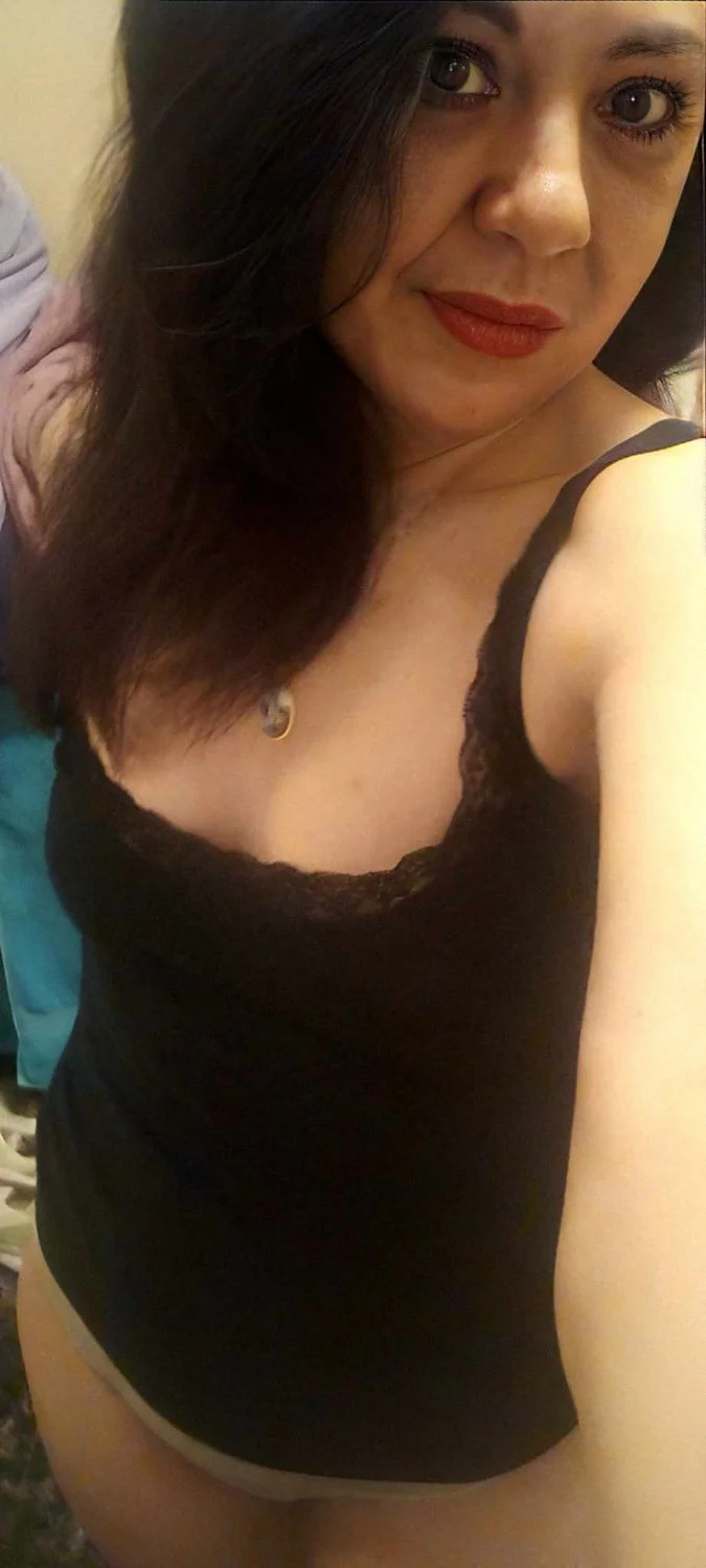 Carla amateur mature brunette image 19