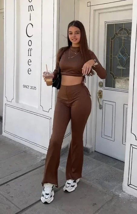 Yessy hermosa Cubana expuesta para darle tributos image 4