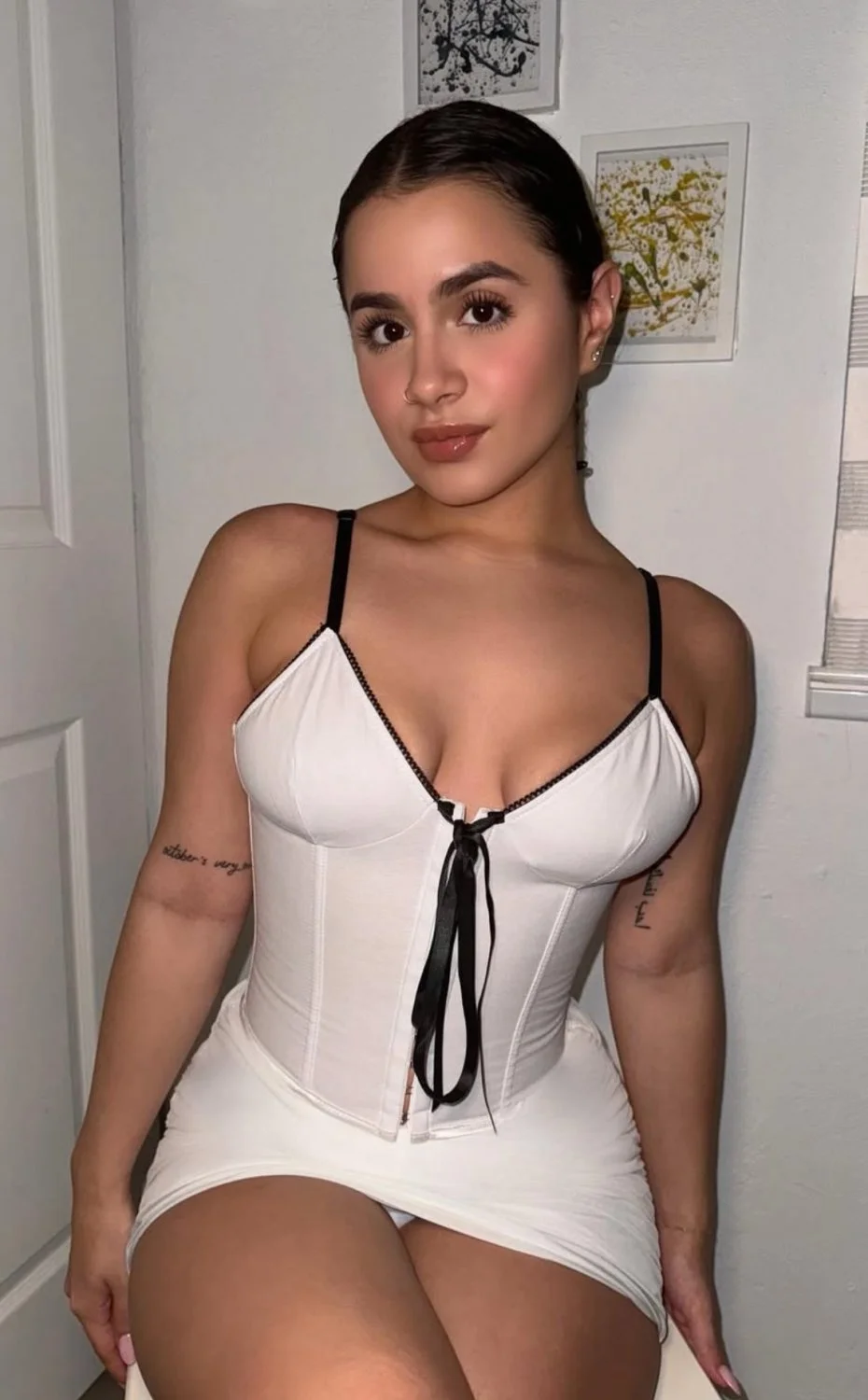 Latina Teen Bop Salome image 7