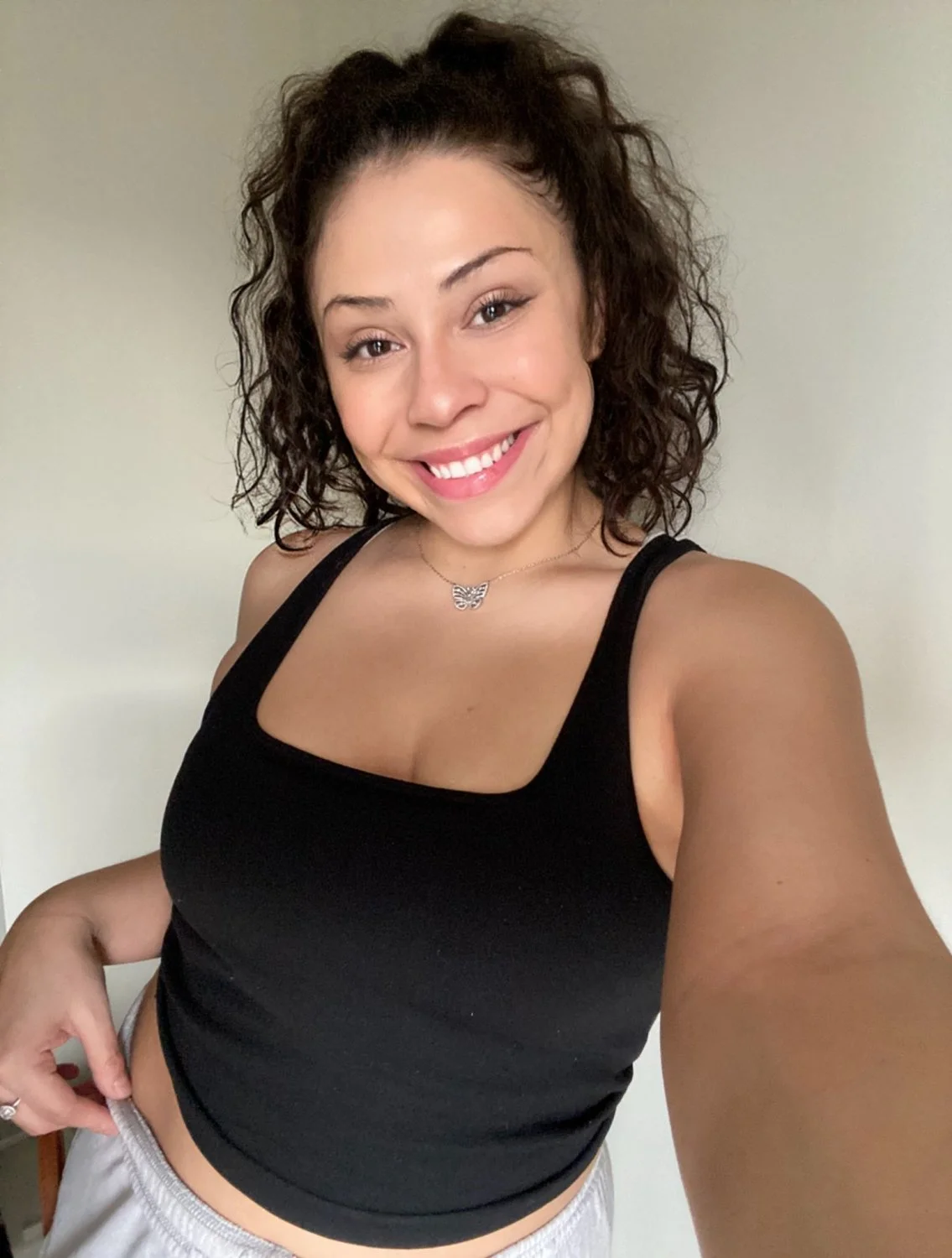 Can’t stop gooning to my sexy Latina aunt image 4