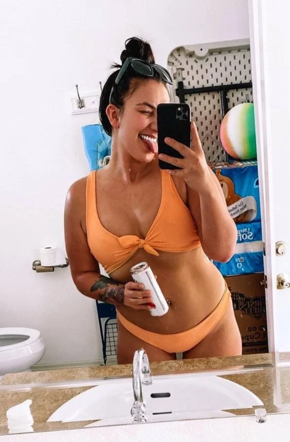MJ sexy slut with great tits image 7
