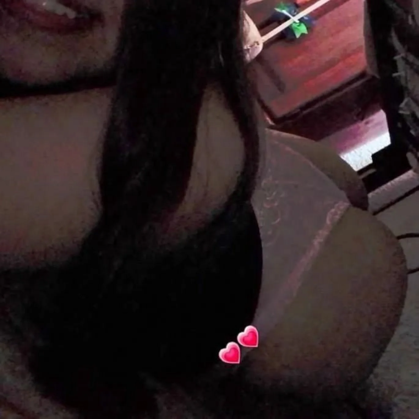 Pendeja trola hermosa blanquita rica culona con coño con pelitos nudes image 5