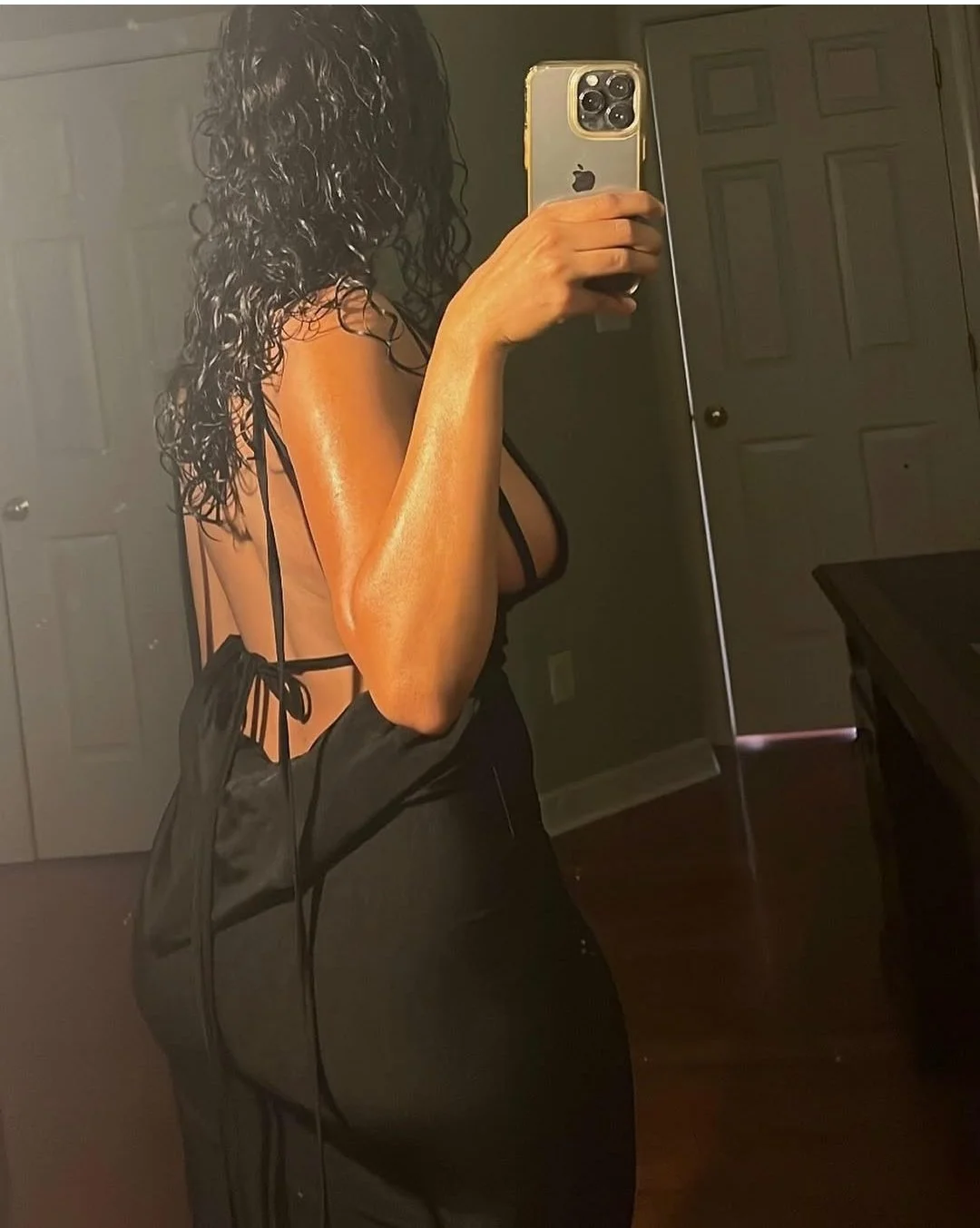 Hot Indian?? Latina?? Ebony?? Honestly I don't know but she's fine af. image 5
