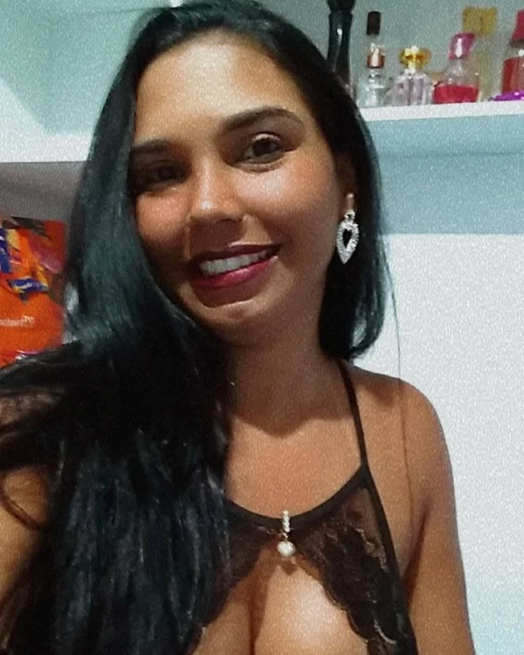Brazilian slut MILF leaked image 2