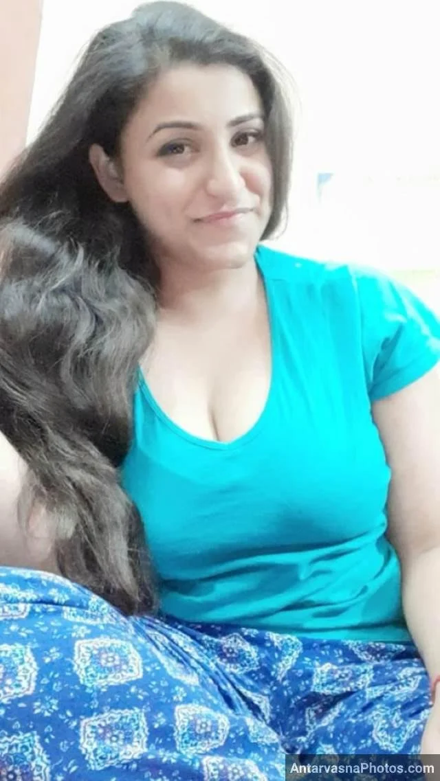Big-indian-Boobs image 2