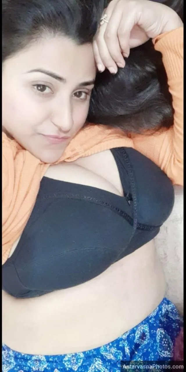 Big-indian-Boobs image 9