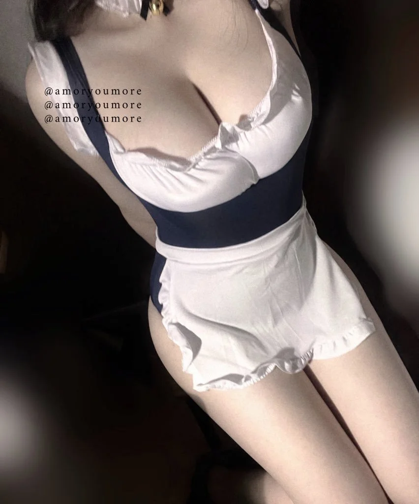 Big white sift tits on this model - ƆɔIIIonnpp image 4