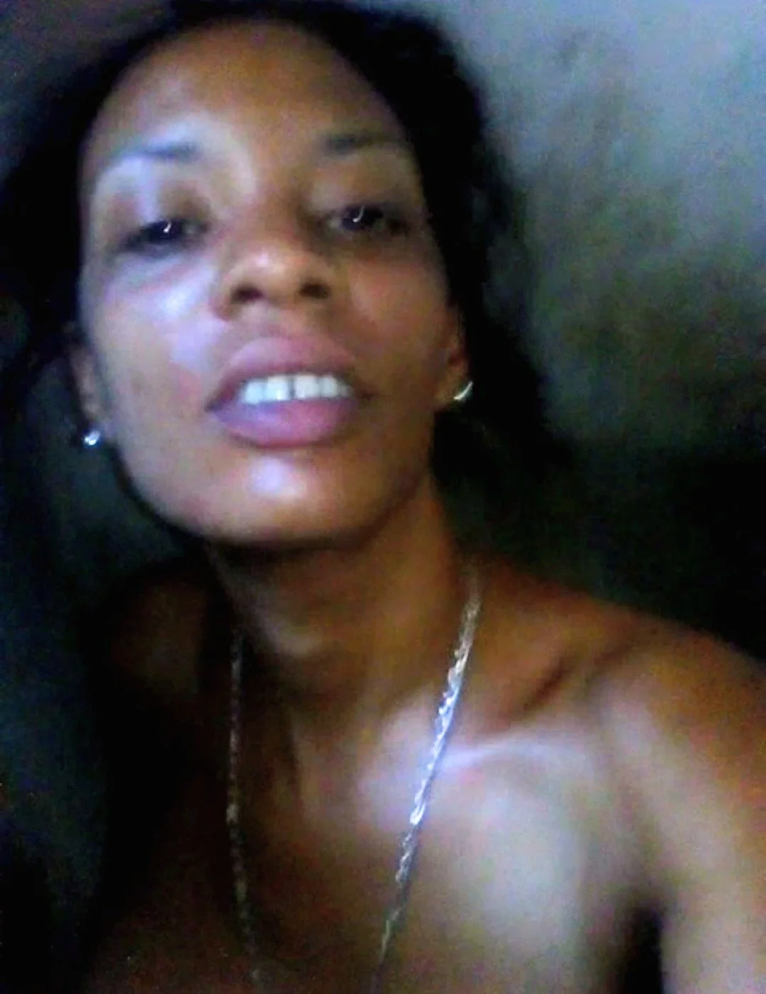 HOLA BBS AQUI EN EL BAÑO ESPERANDO A MI MACHO PARA QUE ME METAN LA VERGA Y ME DE LECHITA CALIENTE image 8