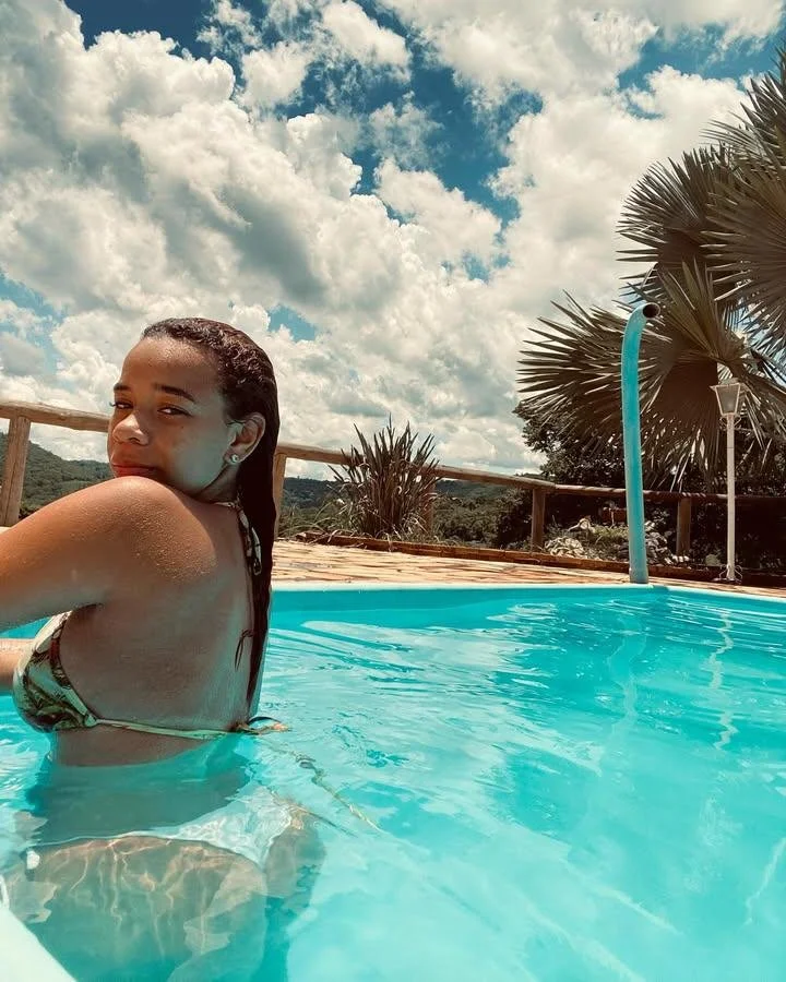 Novinha peituda bem menina image 10
