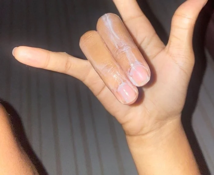 Anleny se traga sus propios fluidos vaginales image 2