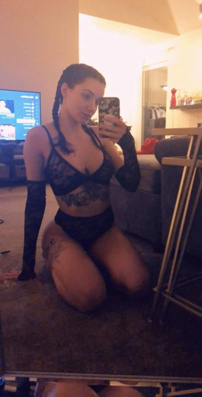 Gorgeous Girl Shows Off Her Perfect Body image 2