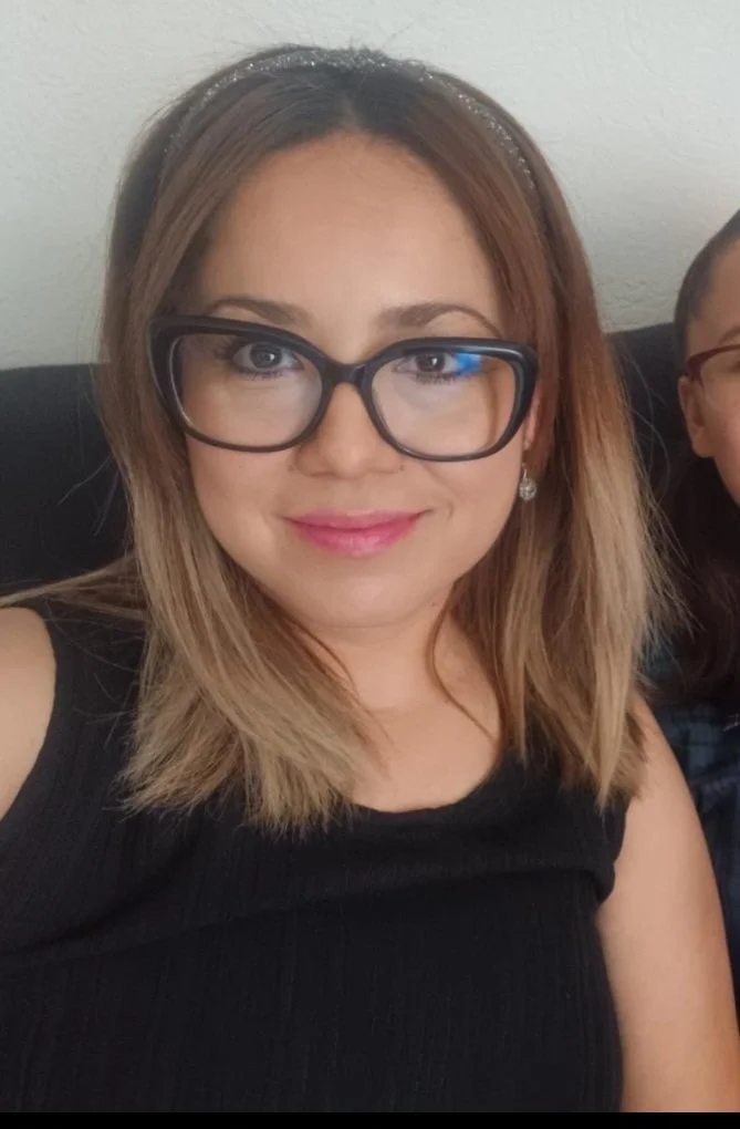 Rica cajera madurita de tetas caidas image 1