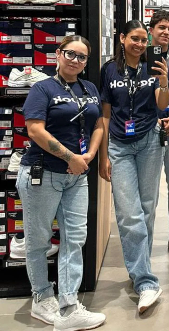 Rica cajera madurita de tetas caidas image 15