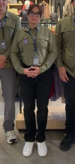 Rica cajera madurita de tetas caidas image 4