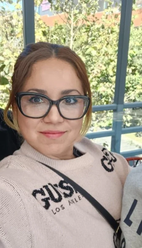 Rica cajera madurita de tetas caidas image 7
