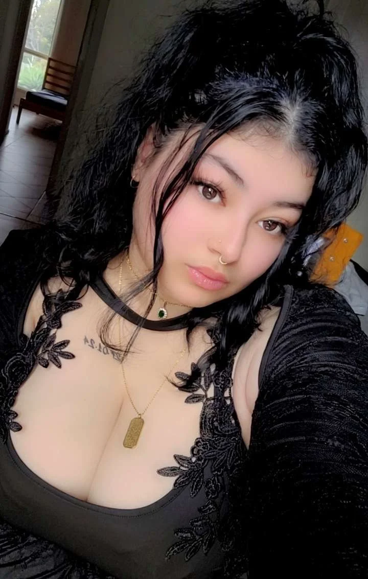 Aussie milf turned furry main image