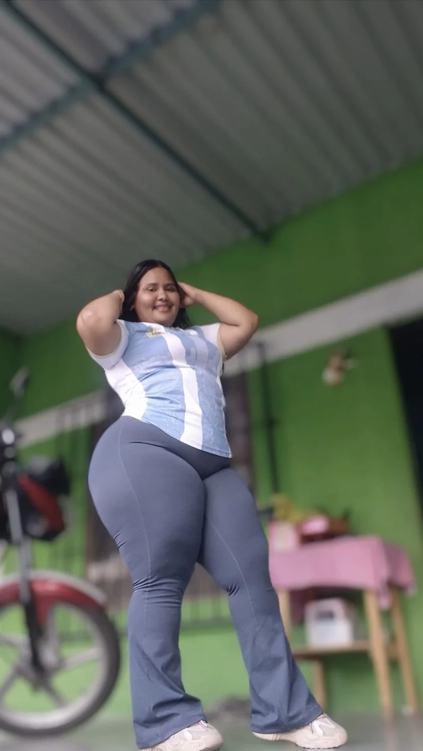 Que les parece la putona dela yessi garcia main image