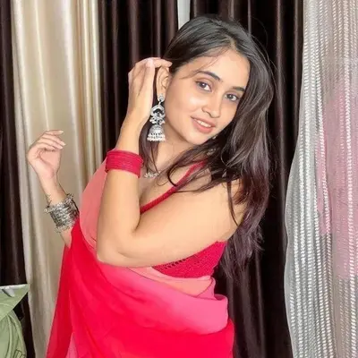 Busty indian baddie aishwarya from bangalore got hardfuck in hotel with her friends cover image