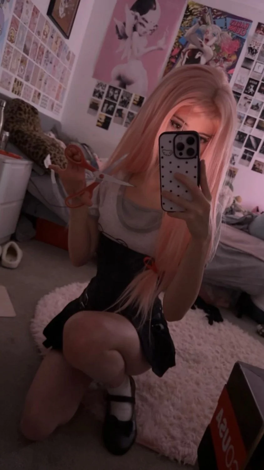 skinny whore 2 image 4