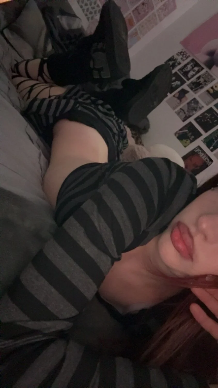 skinny whore 2 image 8