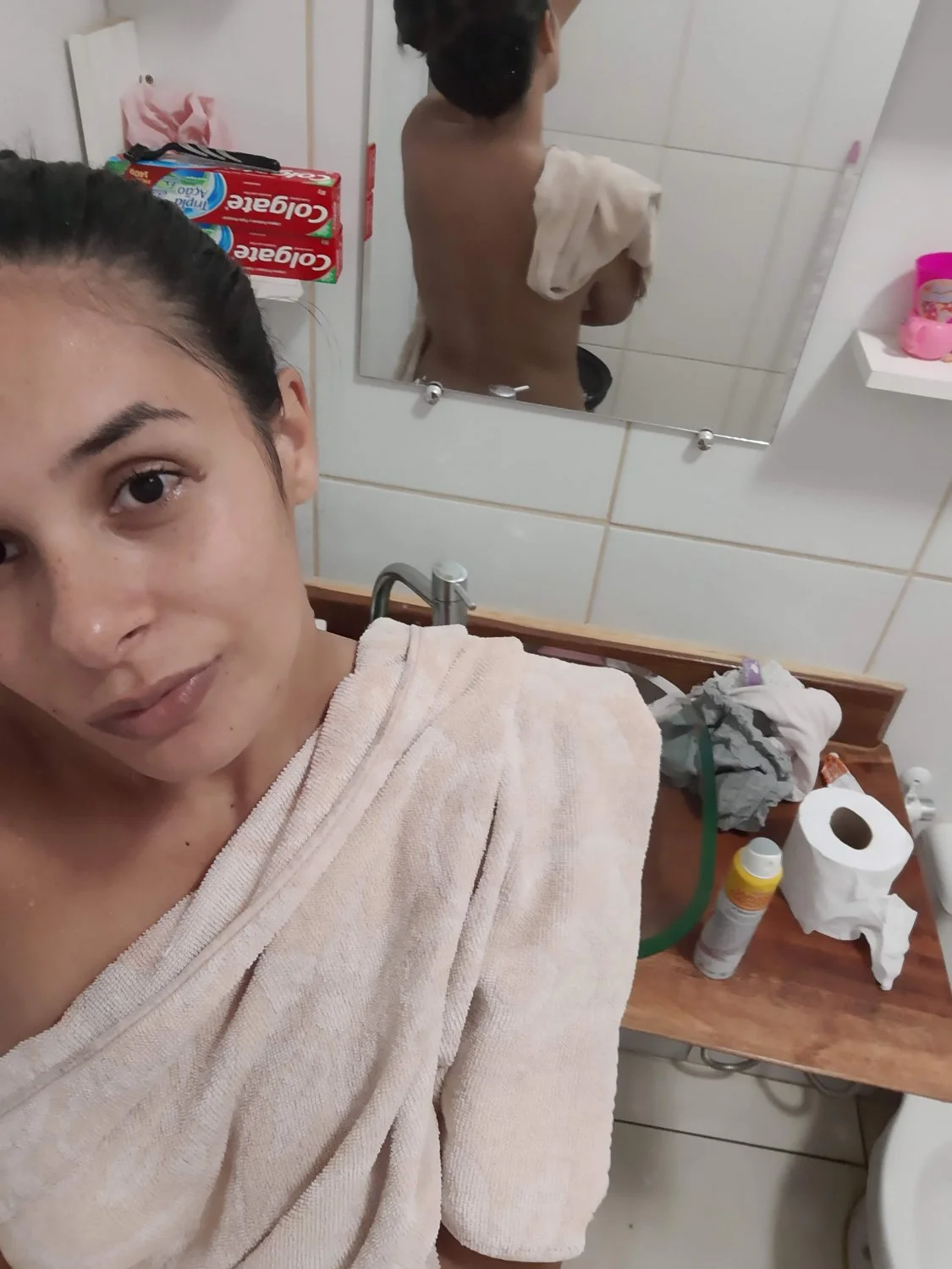 Morena rabuda Larissa casada image 6