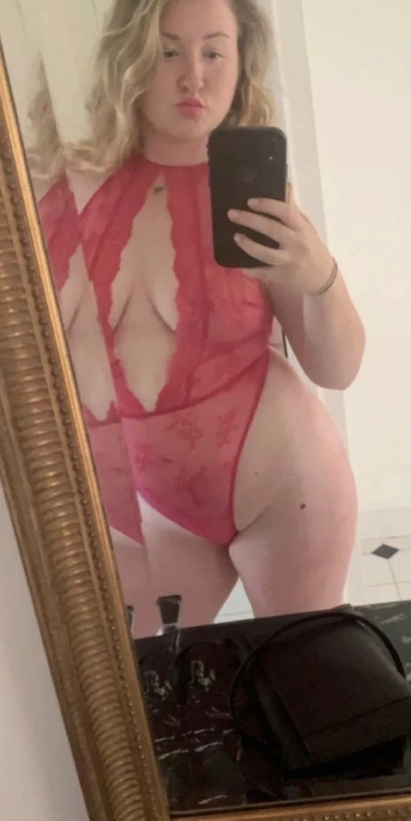 Busty amateur submission image 5