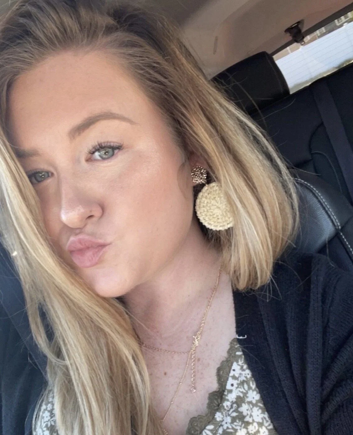 Busty amateur submission image 8