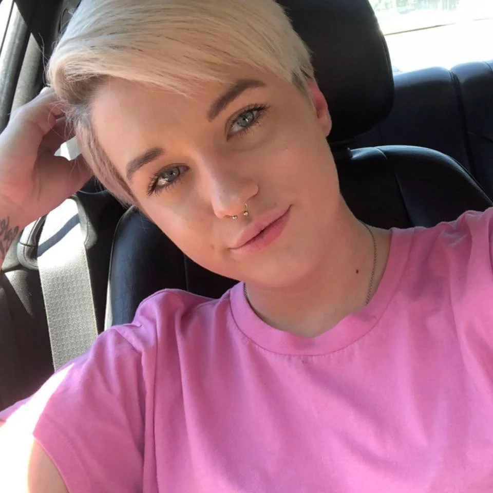 Thick pawg short haired slut image 2
