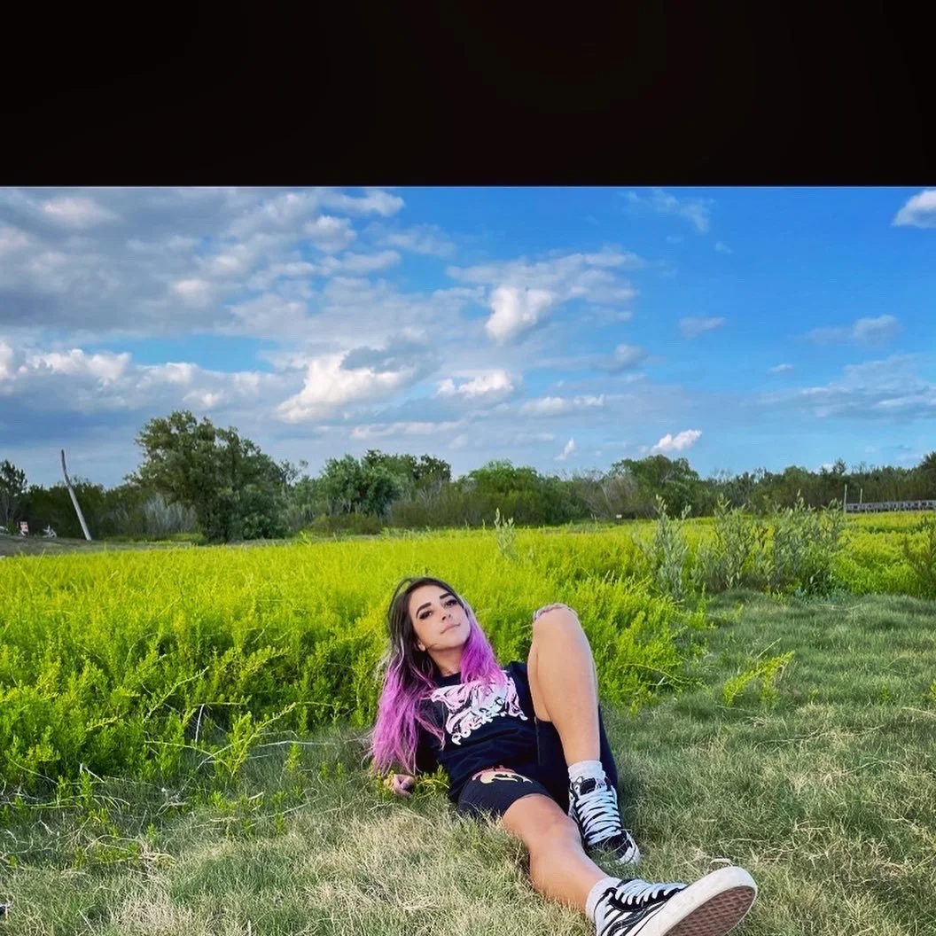 Twitter slut bee - see the videos image 12