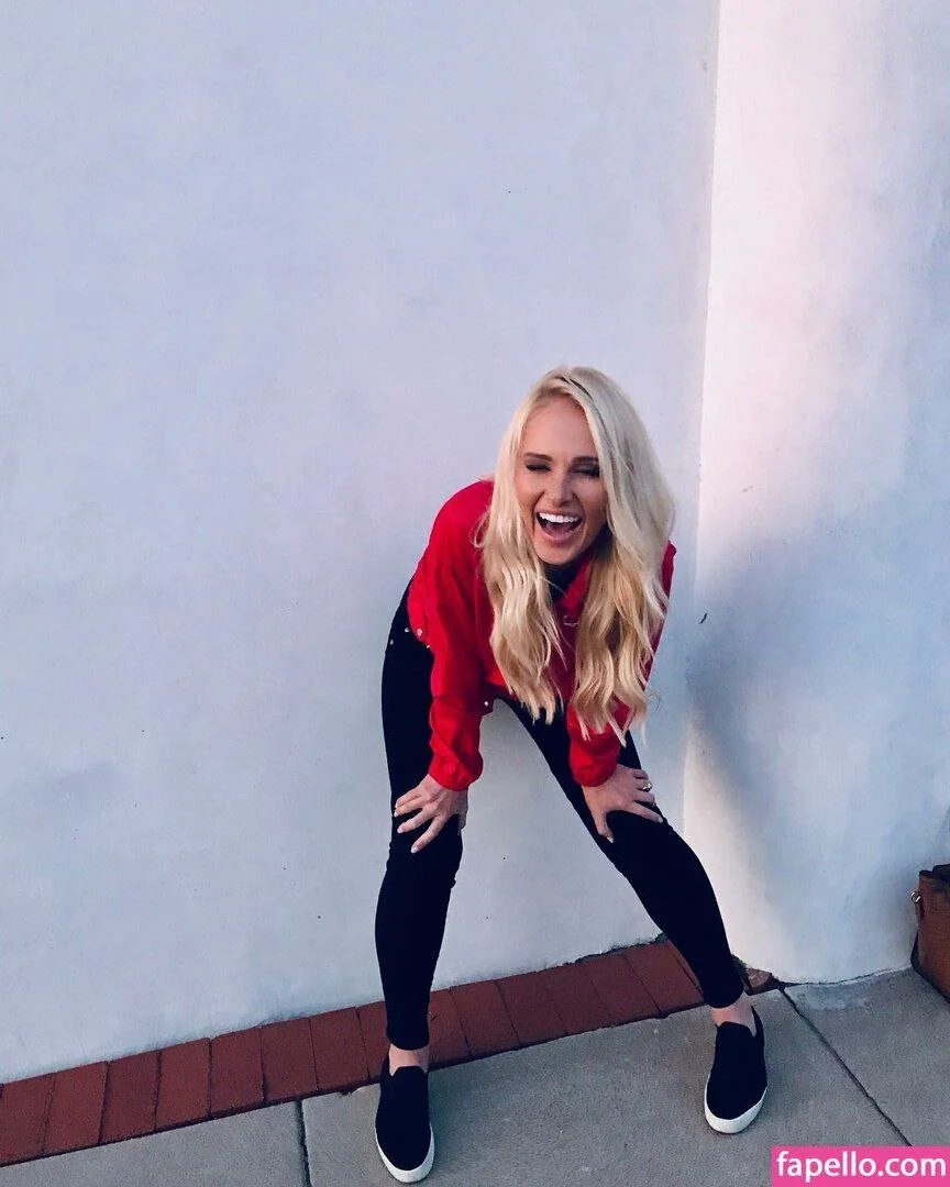 Smoking Hot Blonde Tomi image 10