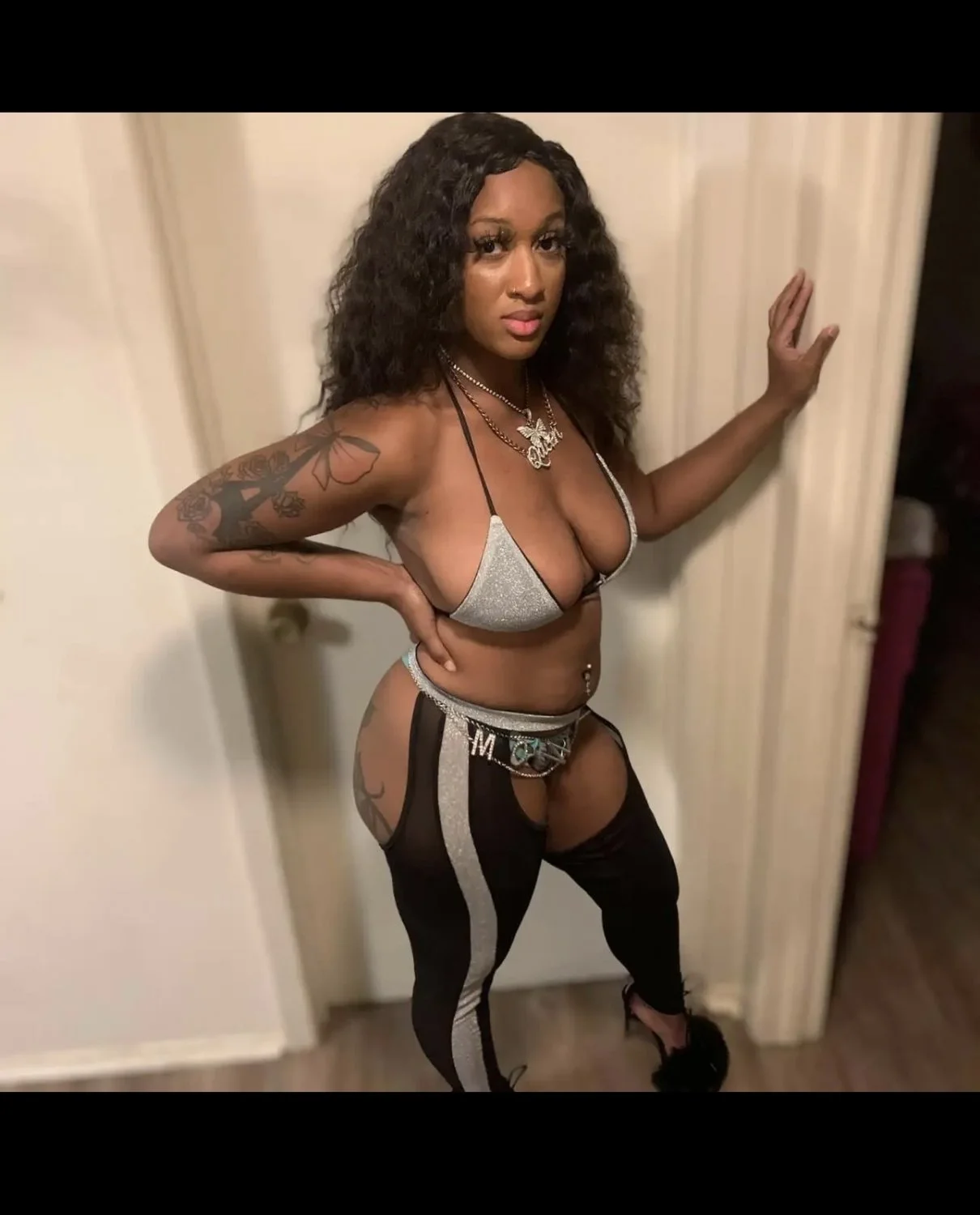 Anyone know this beautiful ebony auntie? image 10
