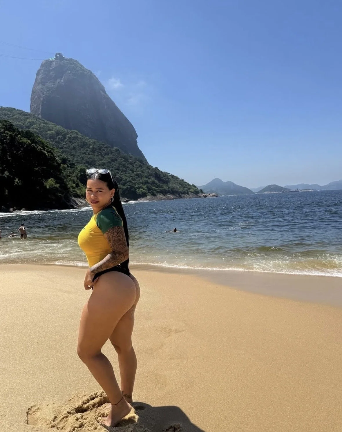 Pendeja Argentina bien puta / mica Sánchez image 21