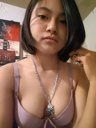 Primita tetona chupando verga cover image