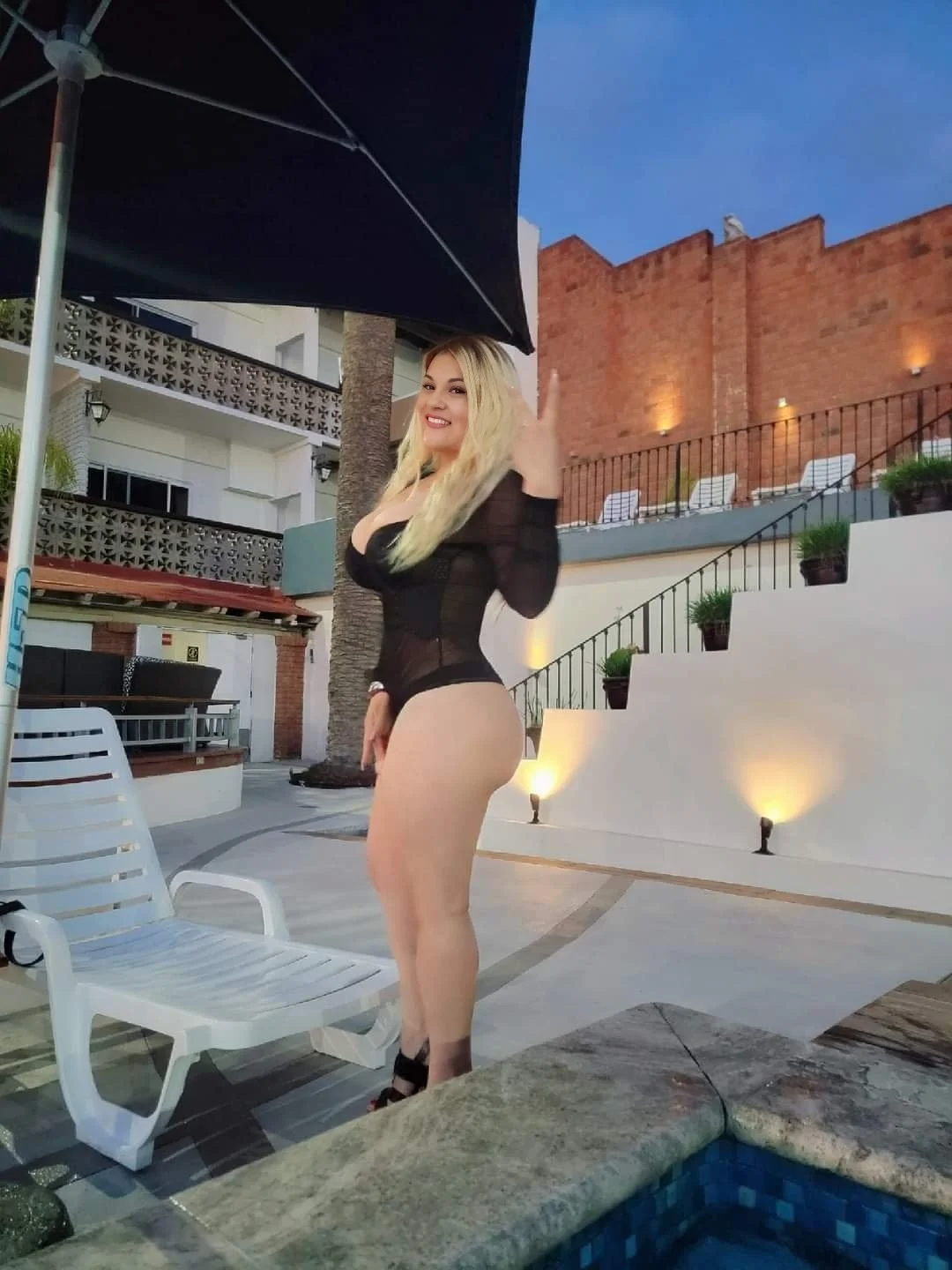 Latina Hermosa image 10