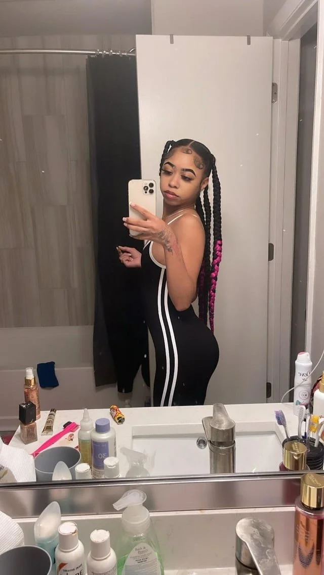 Pretty Ebony pussy image 3
