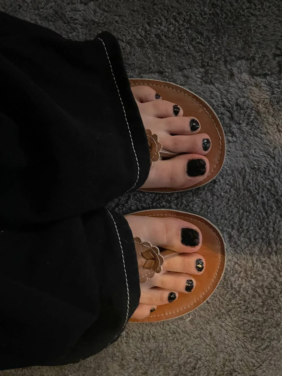 Tiktoker chupando sus pies image 2