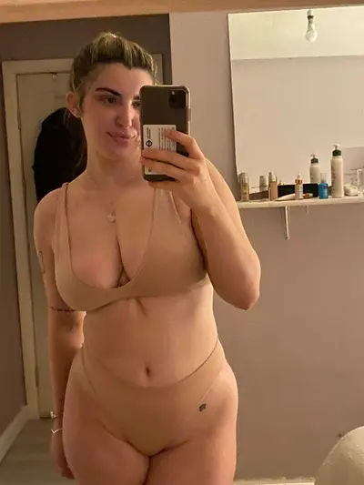 Uk slut selfies cover image
