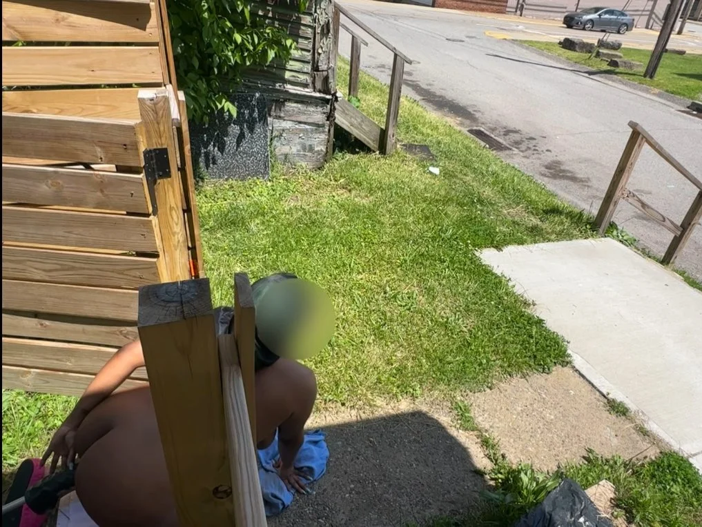 Getting fucked outside by her fuck machine image 2
