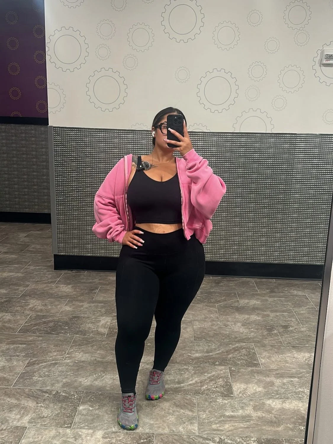 keepingupwqueen_ image 18