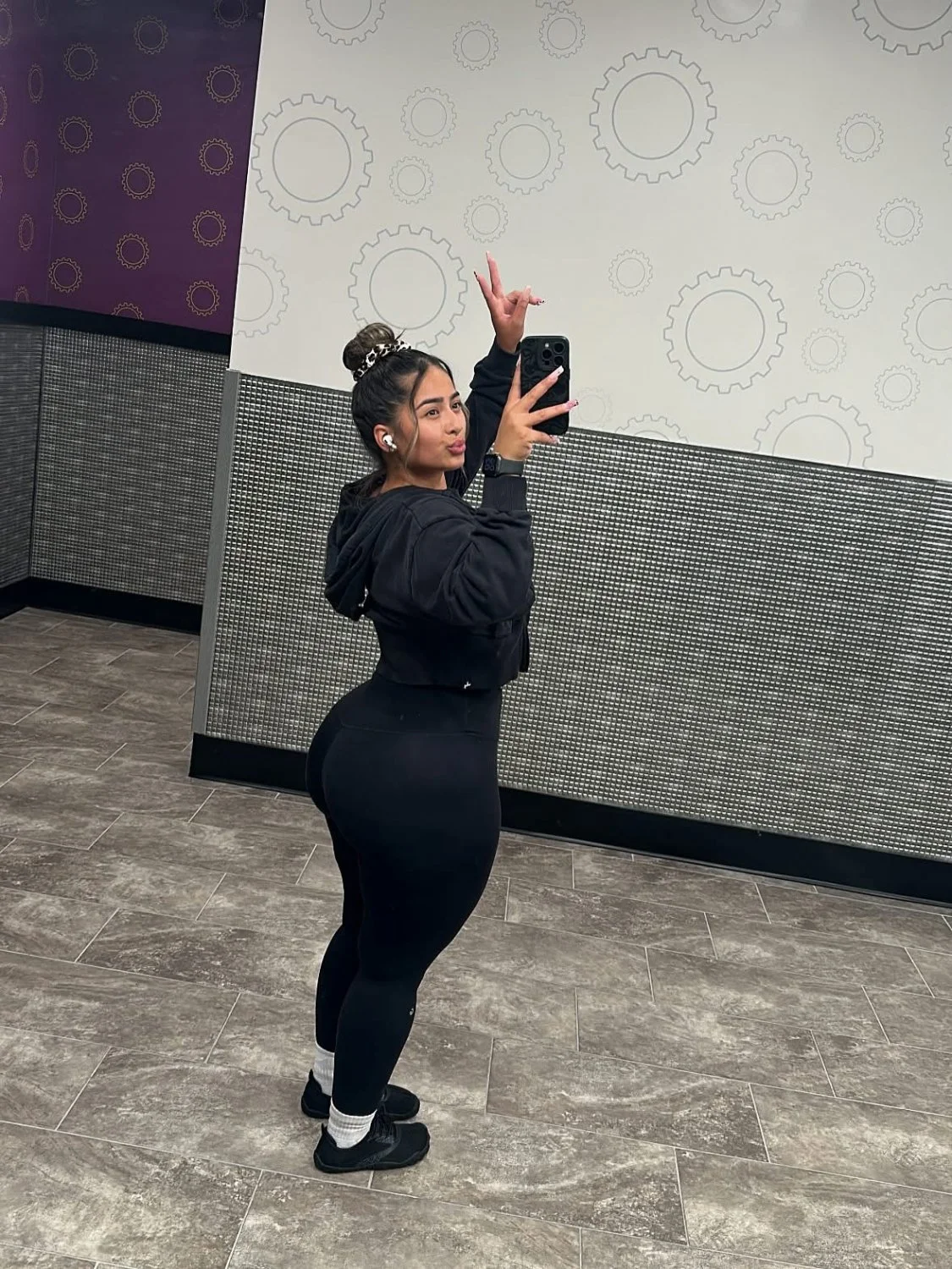 keepingupwqueen_ image 20