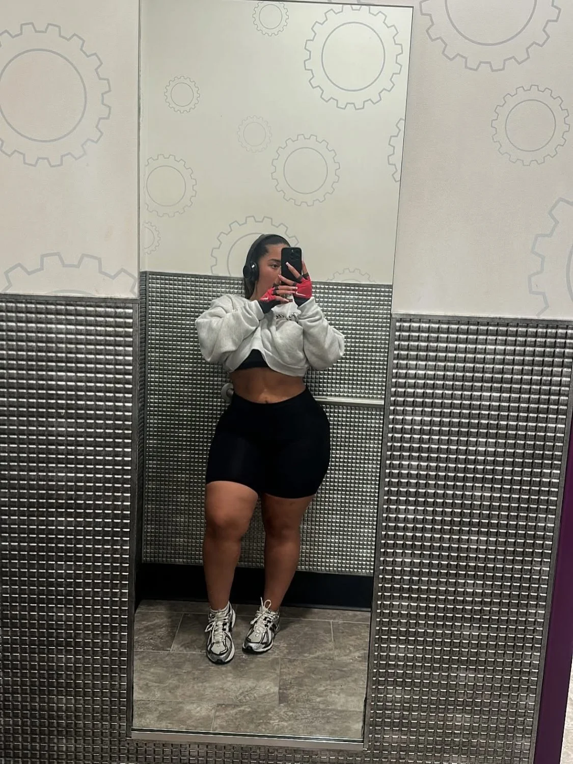 keepingupwqueen_ image 25