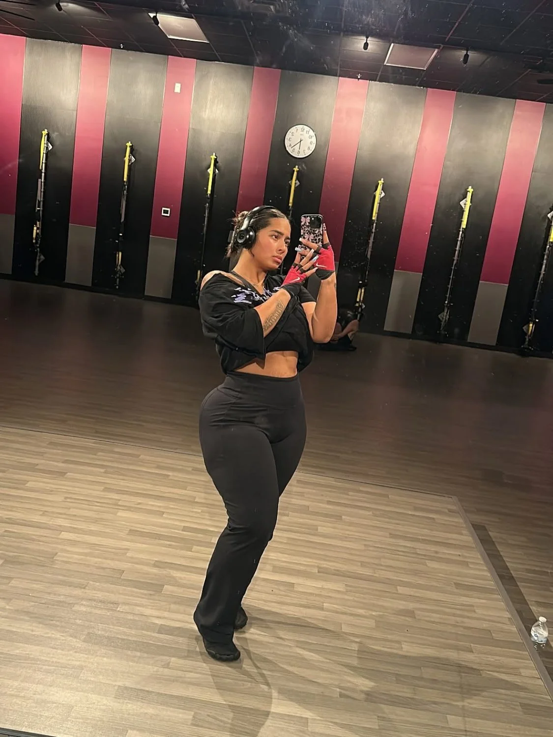 keepingupwqueen_ image 26