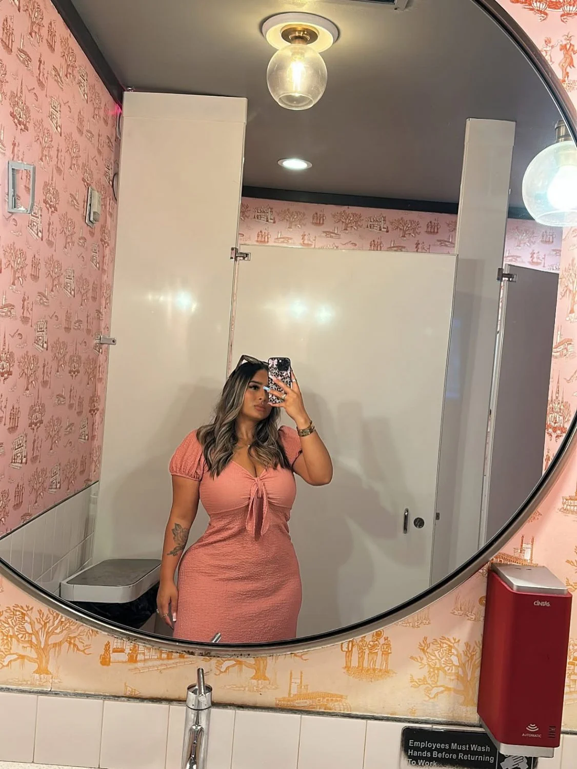 keepingupwqueen_ image 32