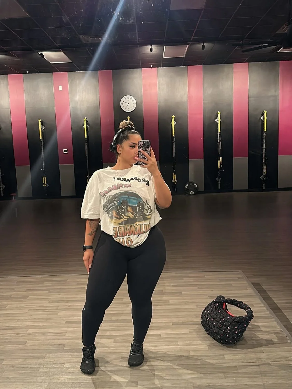 keepingupwqueen_ image 34