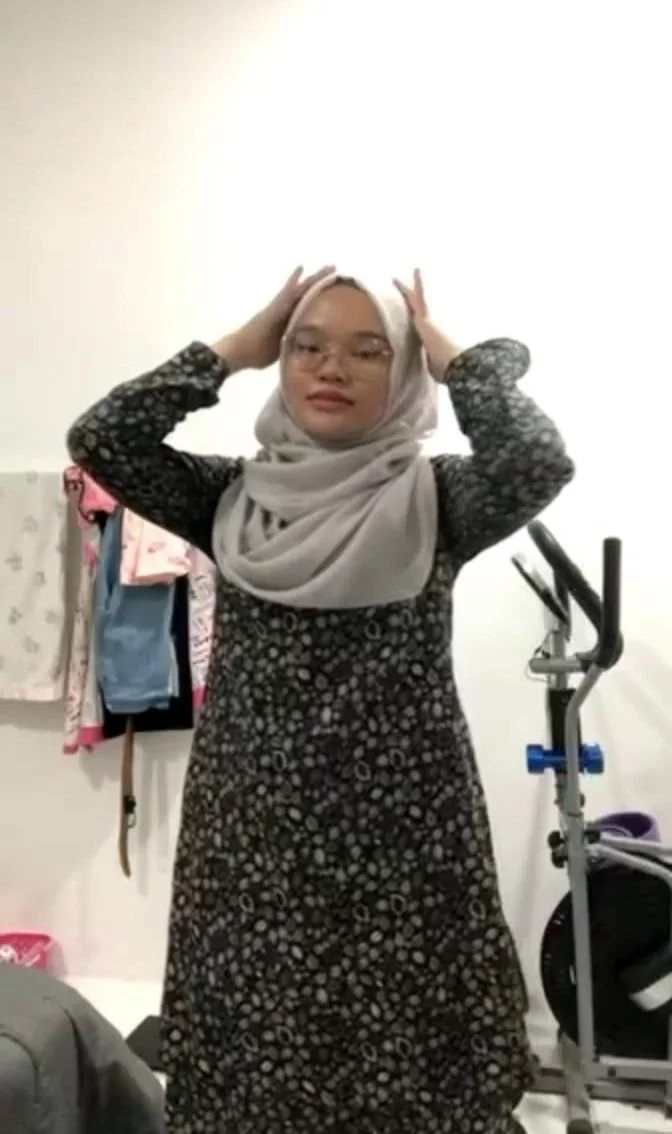 Teen hijab bitch expose herself image 4