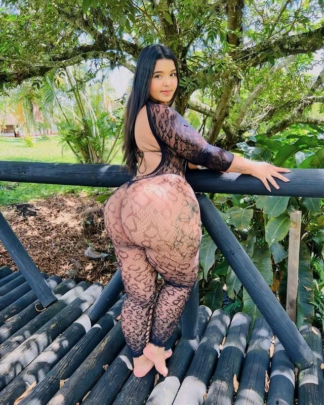 Sexy ExtraCurvyButt image 10