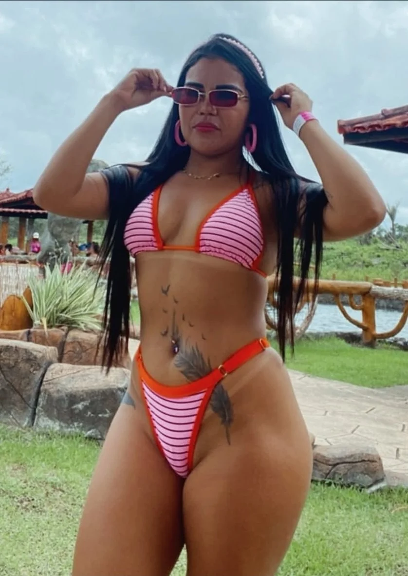 Cavalona paraense com piercing na buceta 🤤 image 2