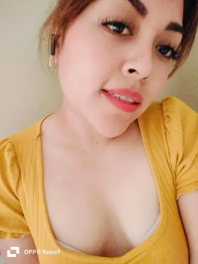 Mexico nos trae otra rica puta Berenice le encanta mostrar la concha cover image
